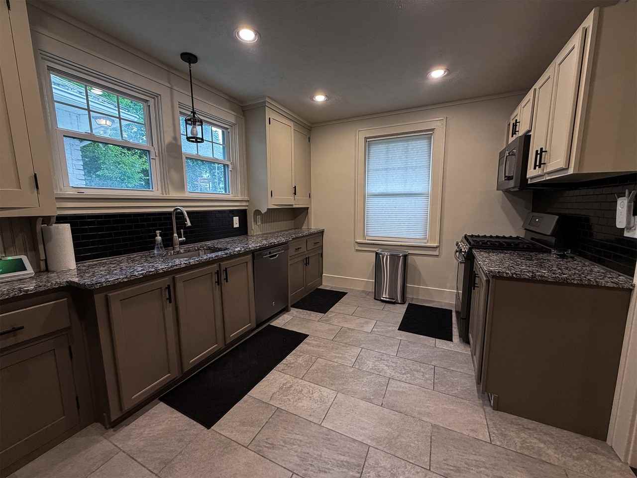 3855 Mount Royal Blvd - Photo 7 of 22