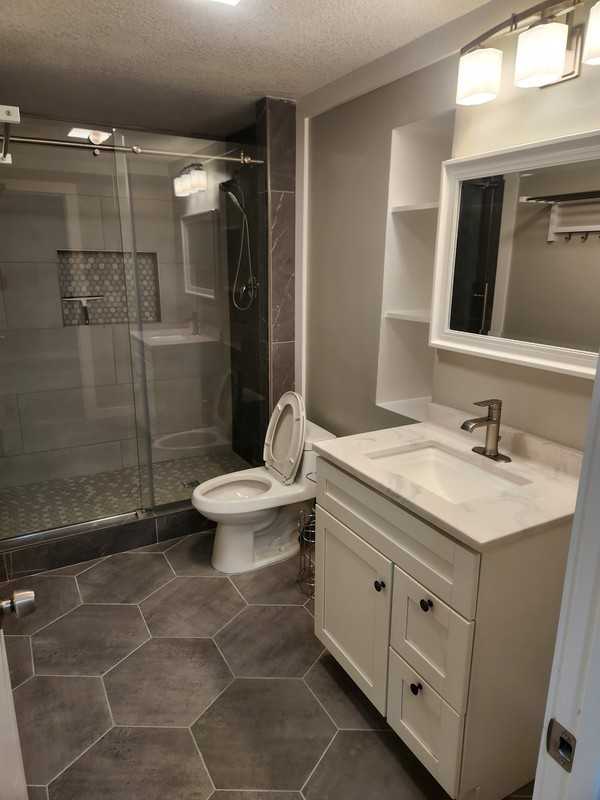 127 E 1st Ave #4 - Photo 4 of 9