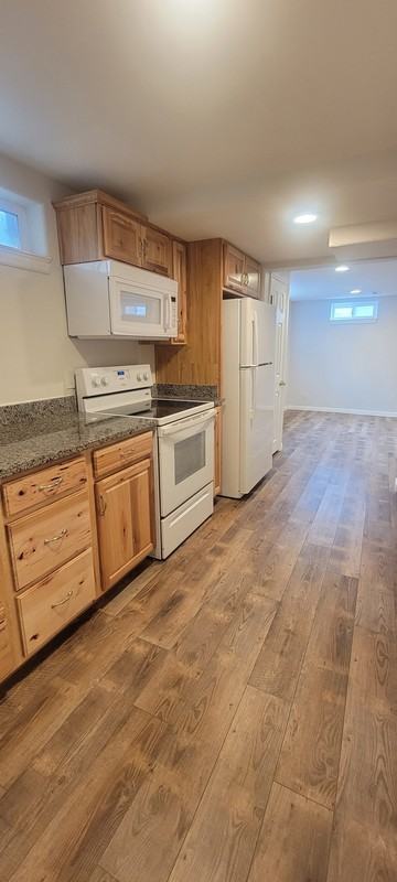 512 E St - Photo 3 of 39