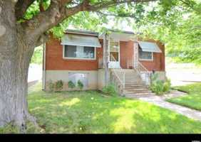 featured image of 3376 Porter Ave