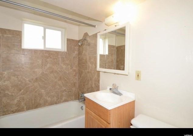 3376 Porter Ave - Photo 3 of 6