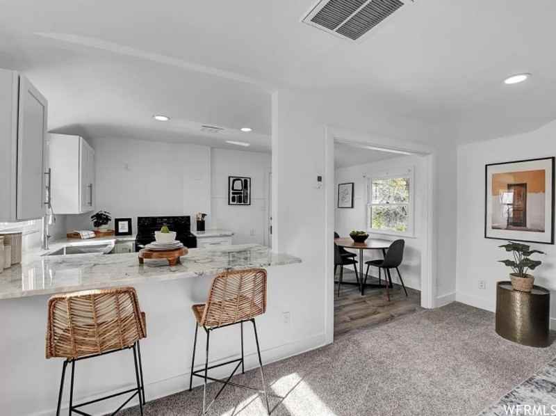 535 N Darwin St #1 - Photo 7 of 11
