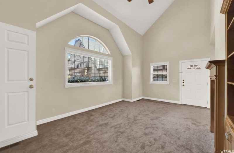 340 Rainbow Ln #C - Photo 5 of 9