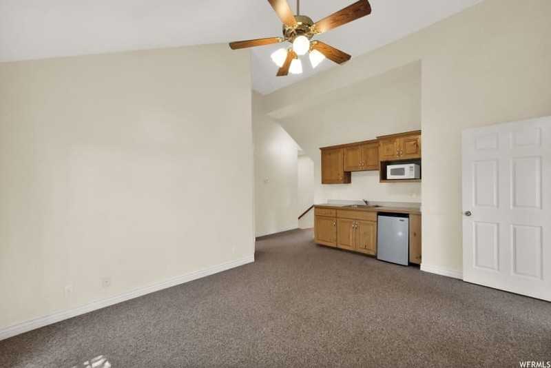 340 Rainbow Ln #C - Photo 6 of 9