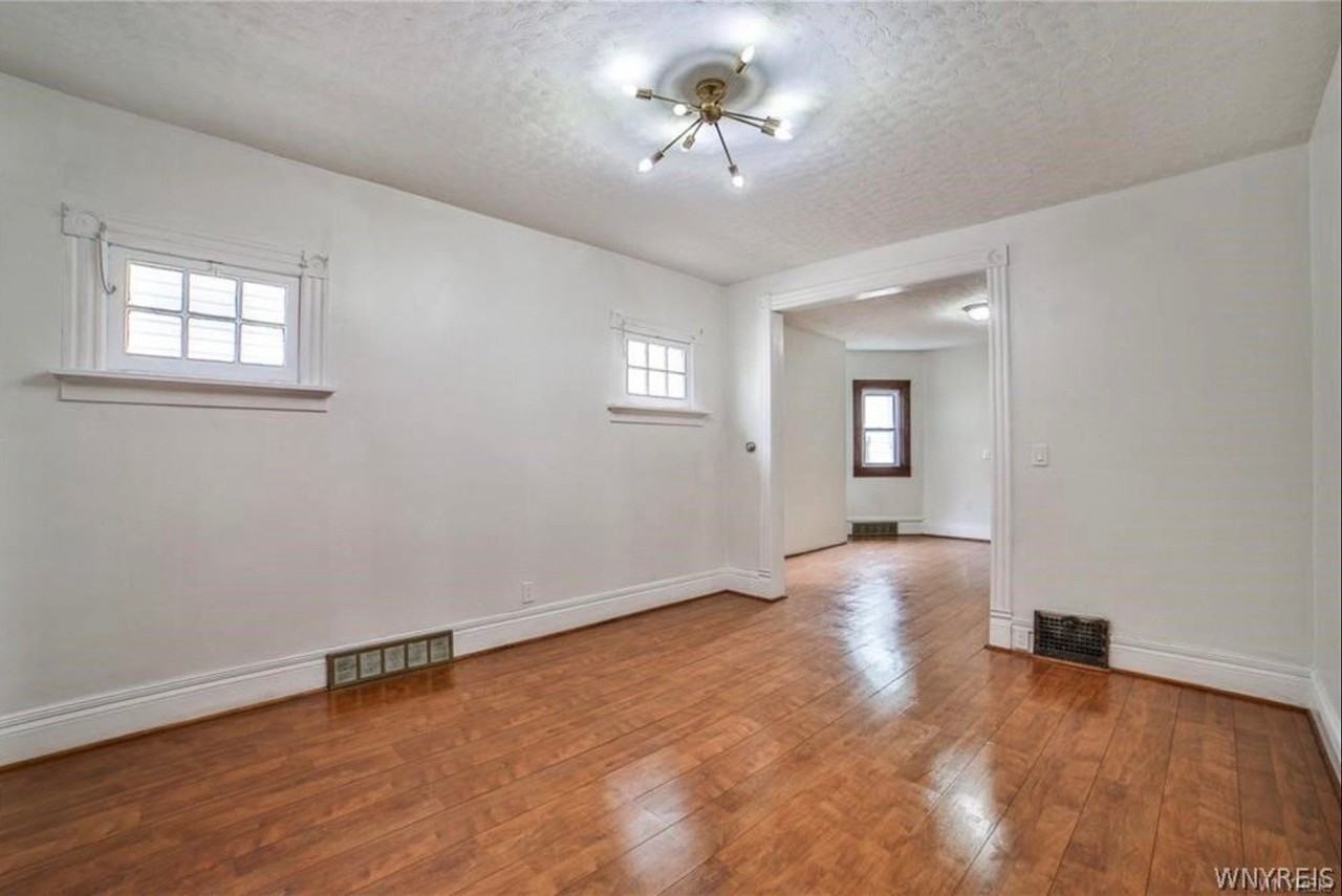 421 E Utica St - Photo 3 of 16