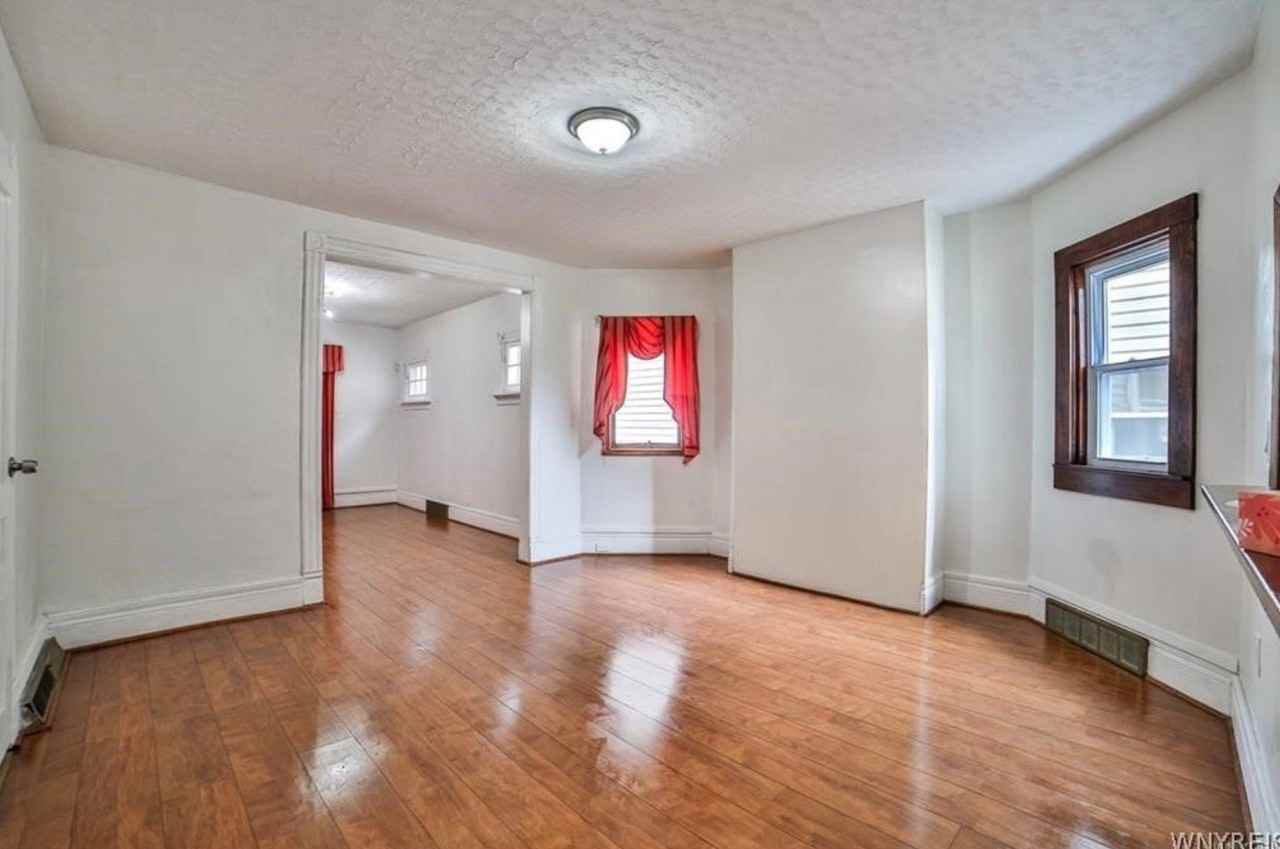 421 E Utica St - Photo 5 of 16