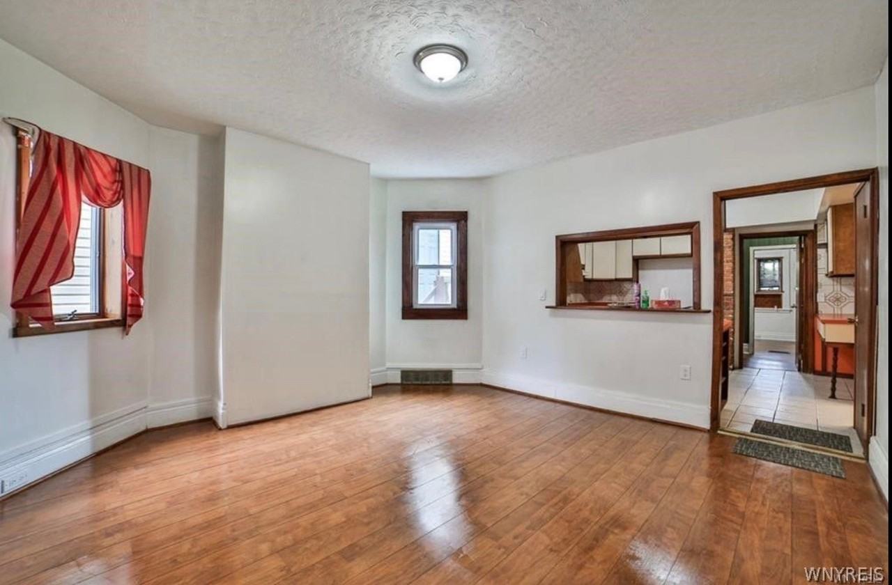 421 E Utica St - Photo 6 of 16