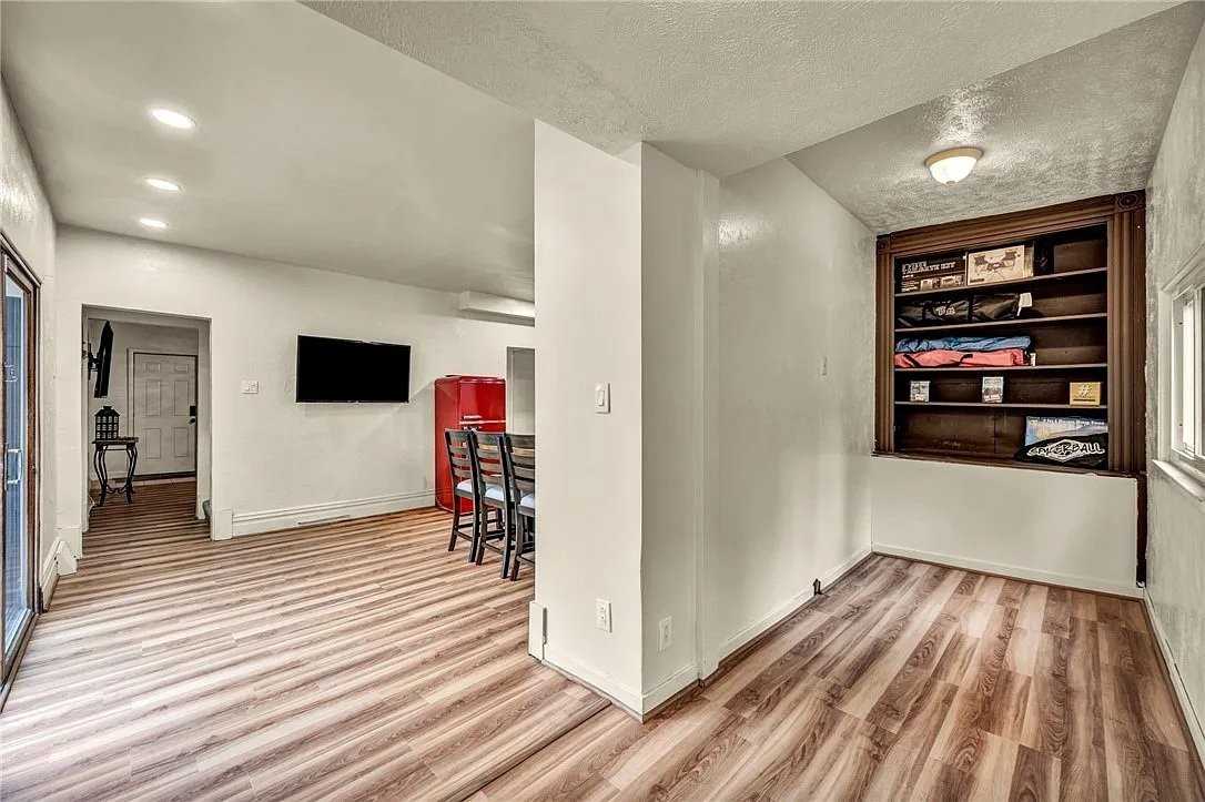 14 Arnold St - Photo 6 of 18