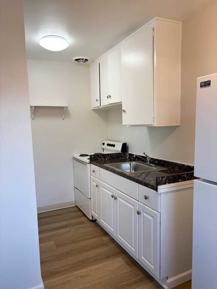 5253 Monroe Ave #3 - Photo 2 of 8