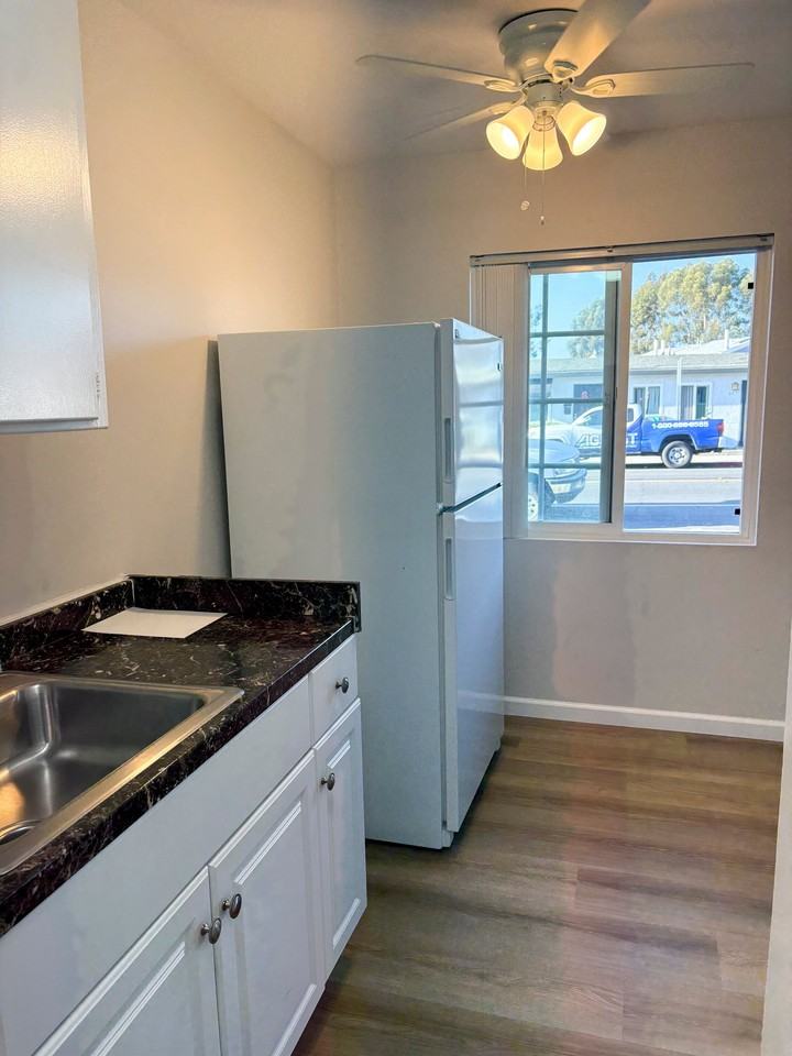 5253 Monroe Ave #3 - Photo 3 of 8