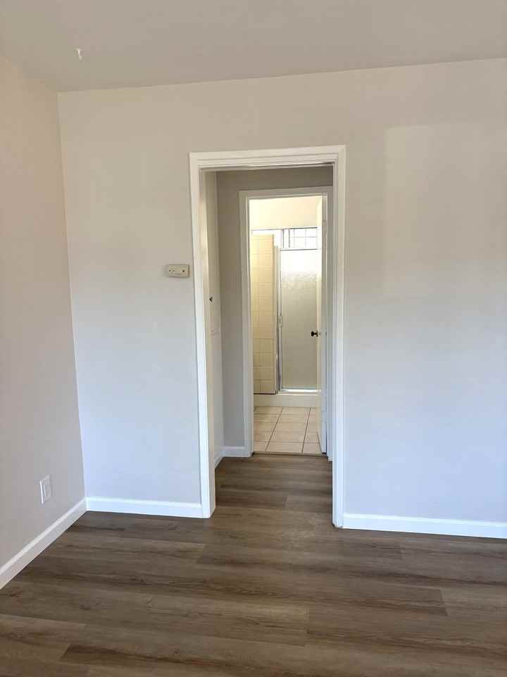 5253 Monroe Ave #3 - Photo 5 of 8