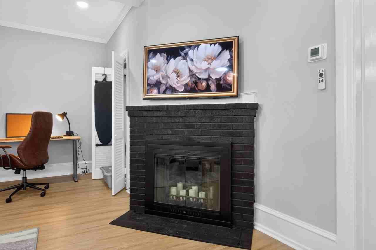 219 S Scott Ave #1 - Photo 4 of 17