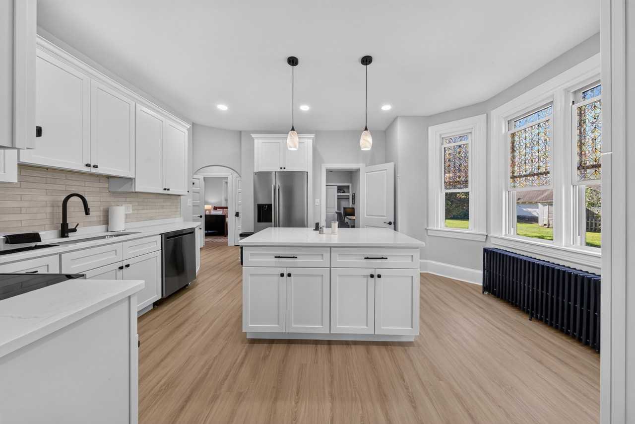 219 S Scott Ave #1 - Photo 6 of 17