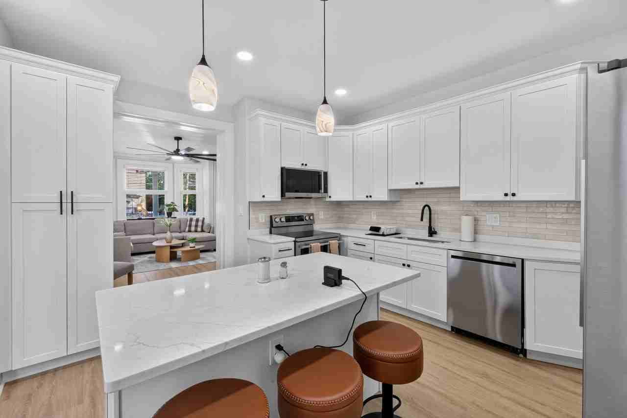 219 S Scott Ave #1 - Photo 7 of 17