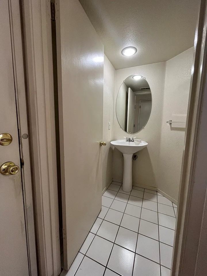 43170 Brighton Cmn - Photo 7 of 16