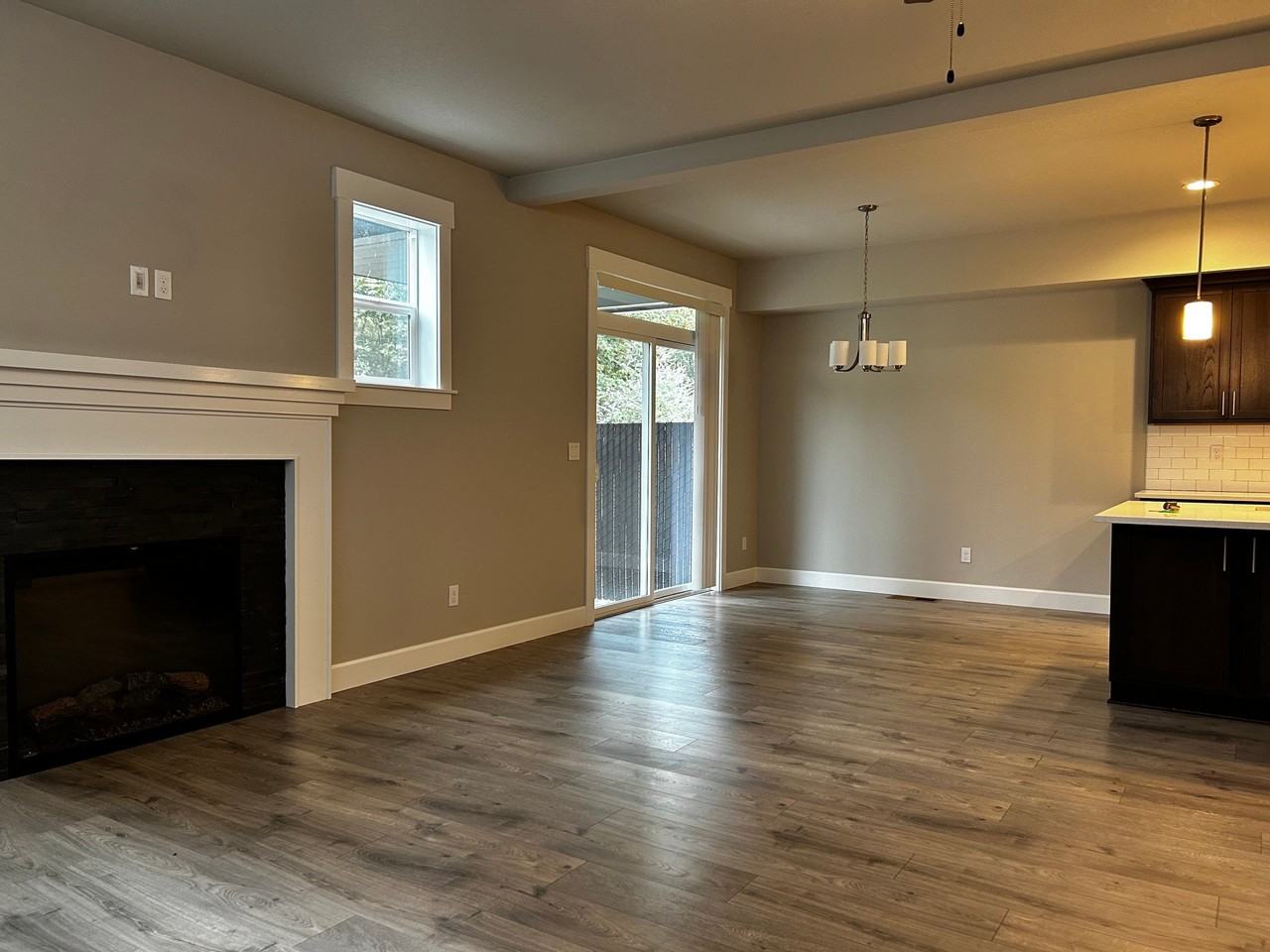 1054 Ne Regan Hill Loop #MAIN - Photo 4 of 17