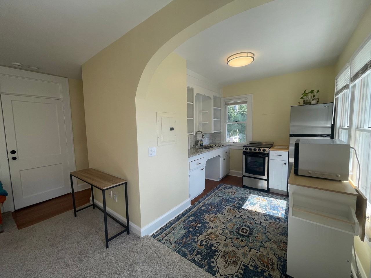 316 13th Ave N #C - Photo 7 of 11