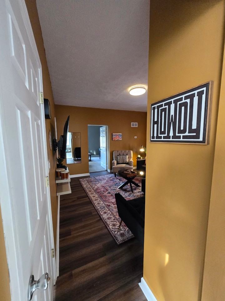 135 Delmar Ave - Photo 2 of 17