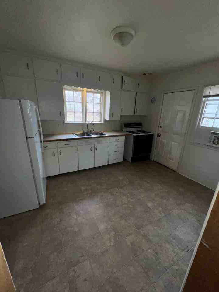1811 High St - Photo 2 of 10