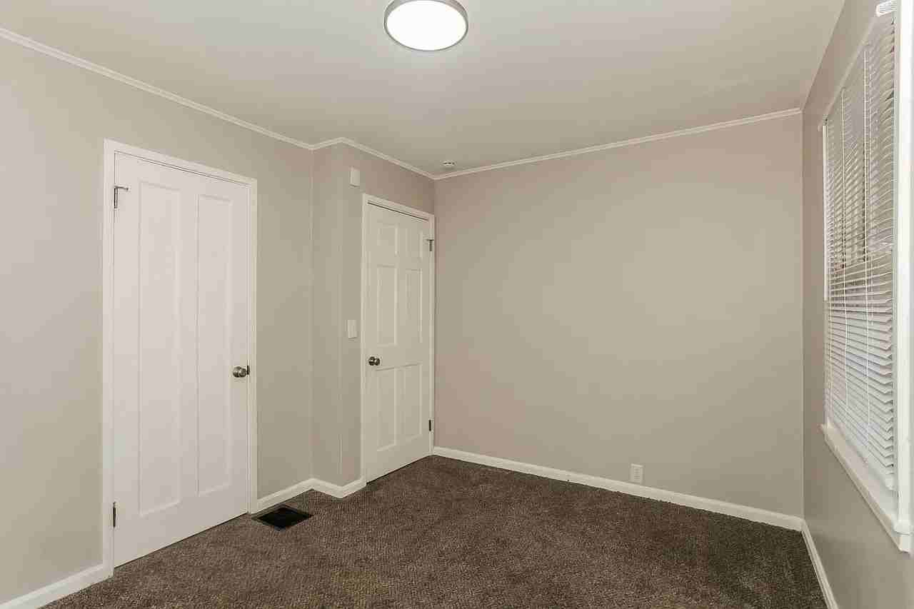 6106 Graceland Ave #B10 - Photo 3 of 7