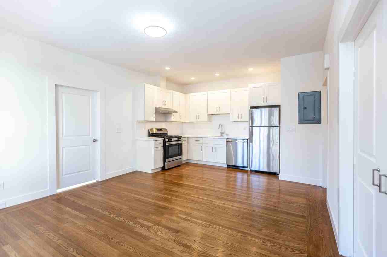 610 Leavenworth - Photo 6 of 22