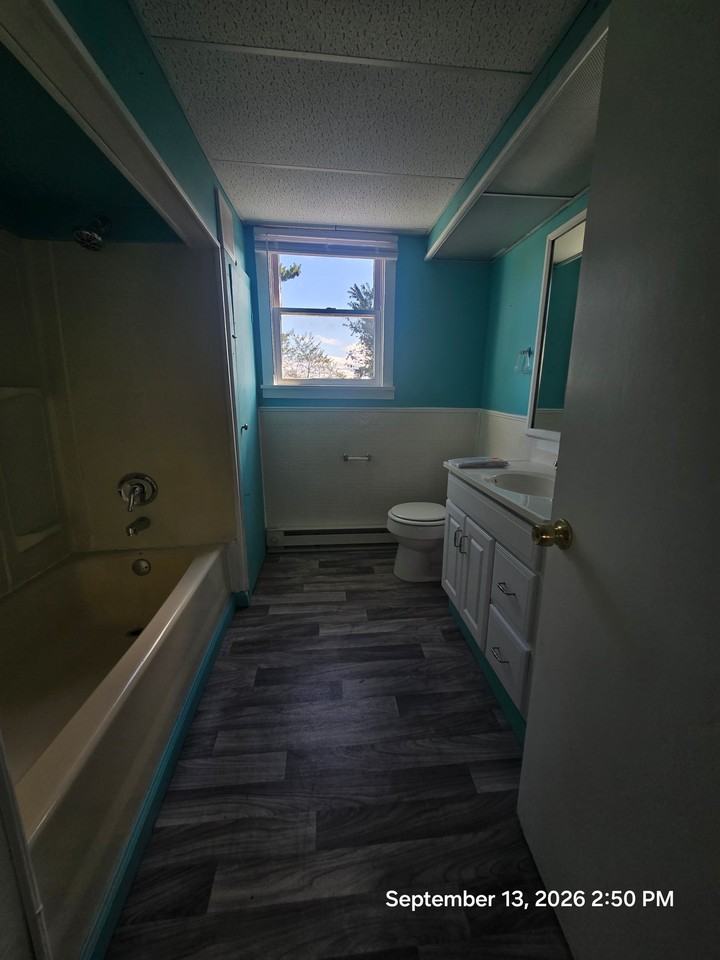 507 E State St #2 - Photo 4 of 9