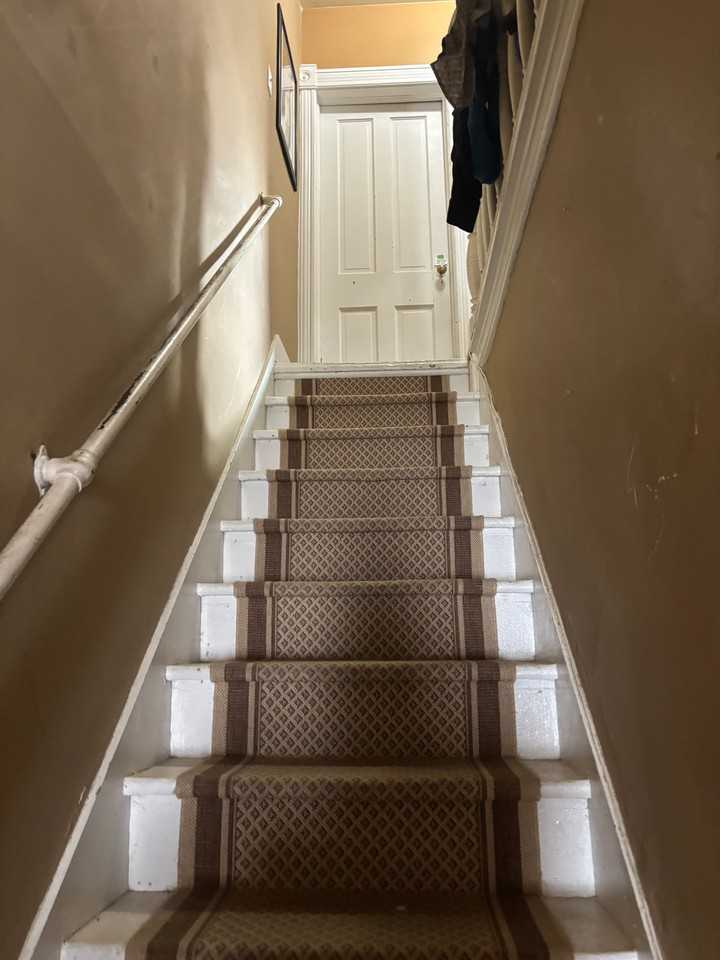 411 8th Ave - Photo 4 of 8