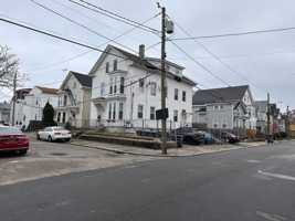 featured image of 30 Hawthorne St #3FL