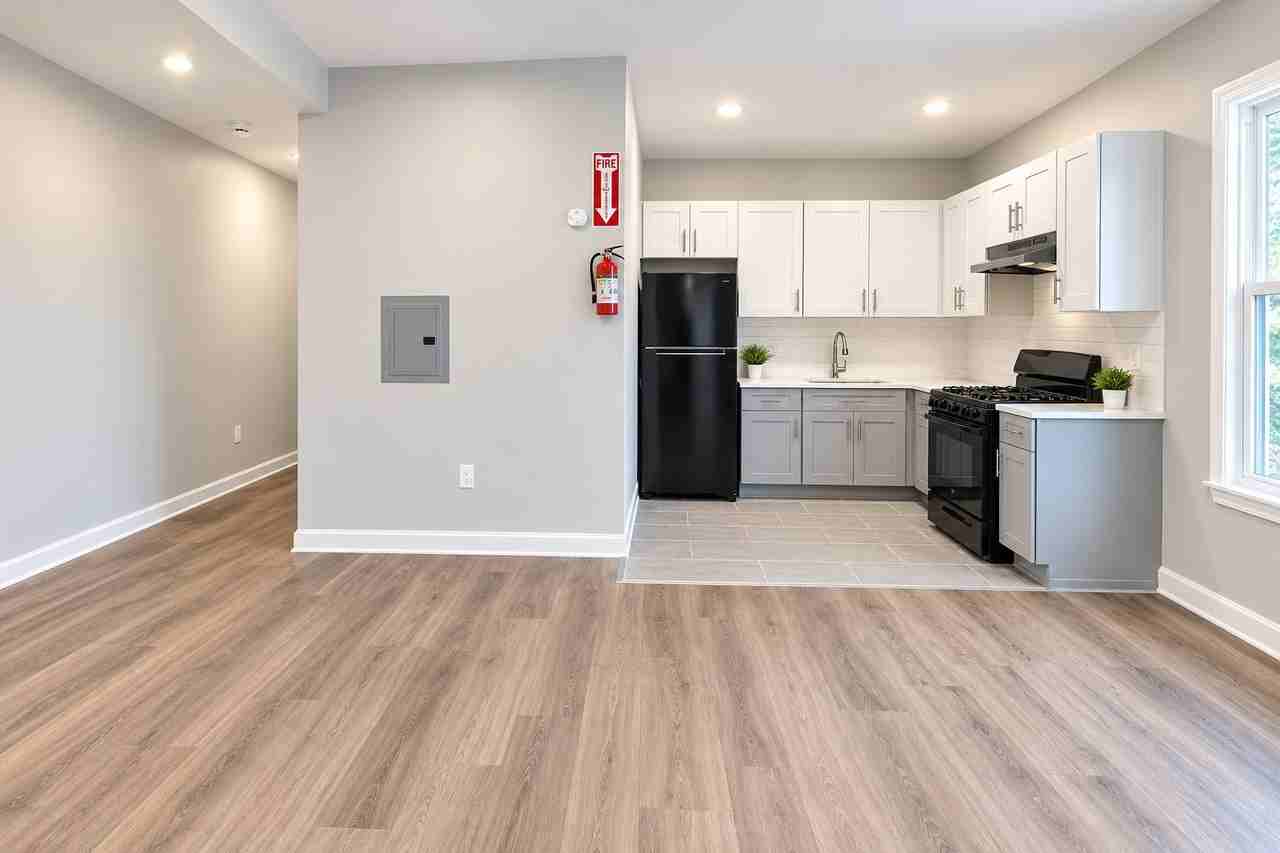 65 S Harrison St #10 - Photo 2 of 7