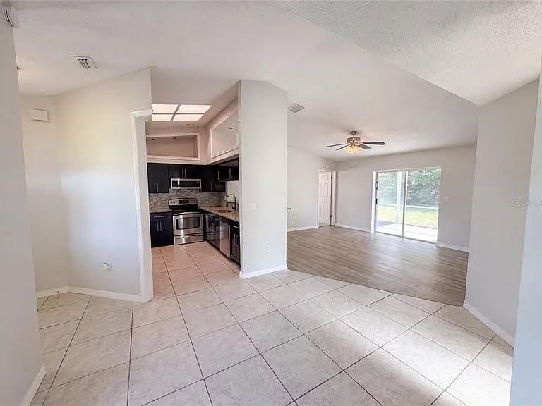 11339 Stacy St - Photo 3 of 16