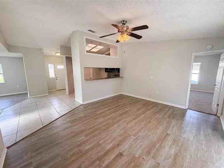 11339 Stacy St - Photo 5 of 16