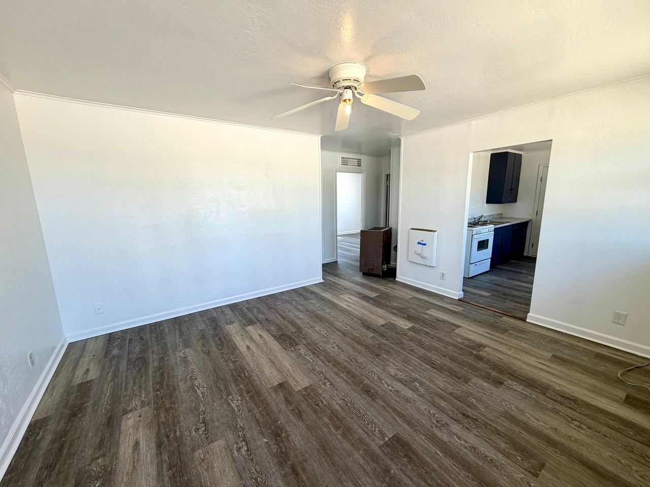 125 W D St - Photo 2 of 6