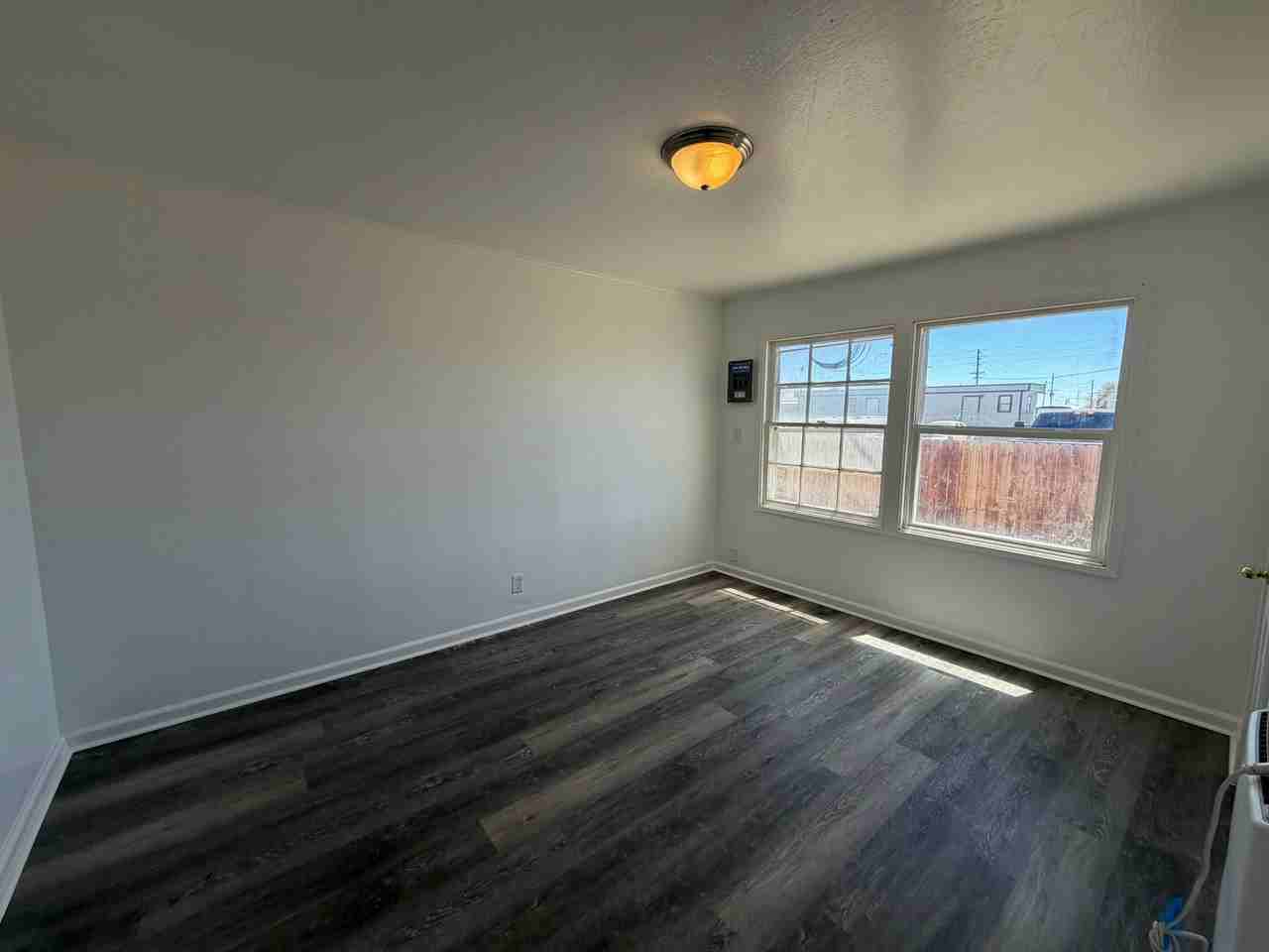125 W D St - Photo 4 of 6