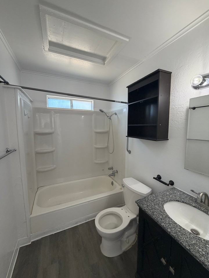 125 W D St - Photo 5 of 6