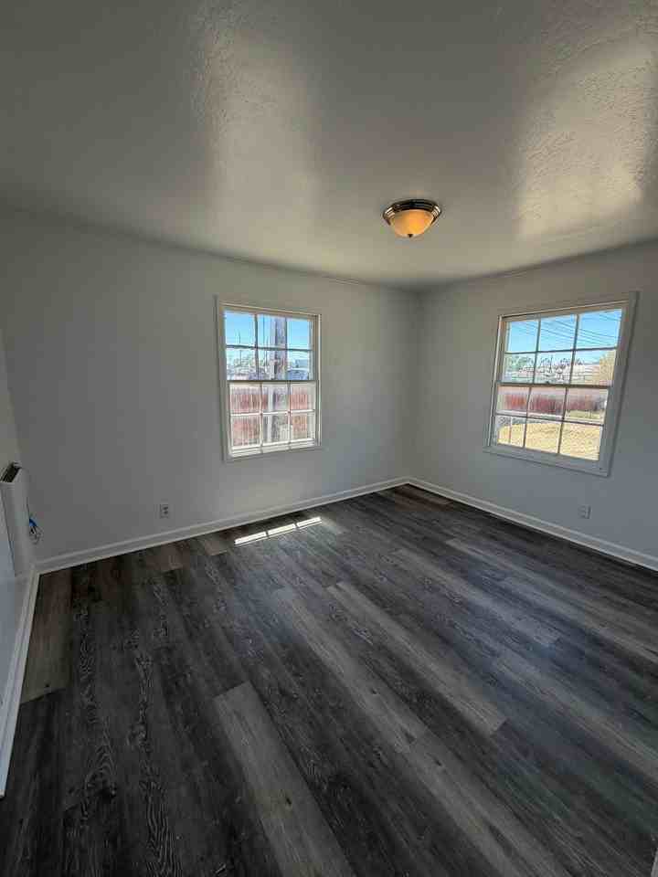 125 W D St - Photo 6 of 6
