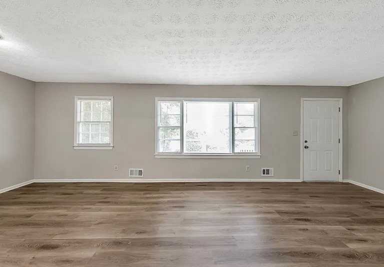 118 Victor Cir Nw - Photo 6 of 11