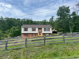 featured image of 104 Willow Trl