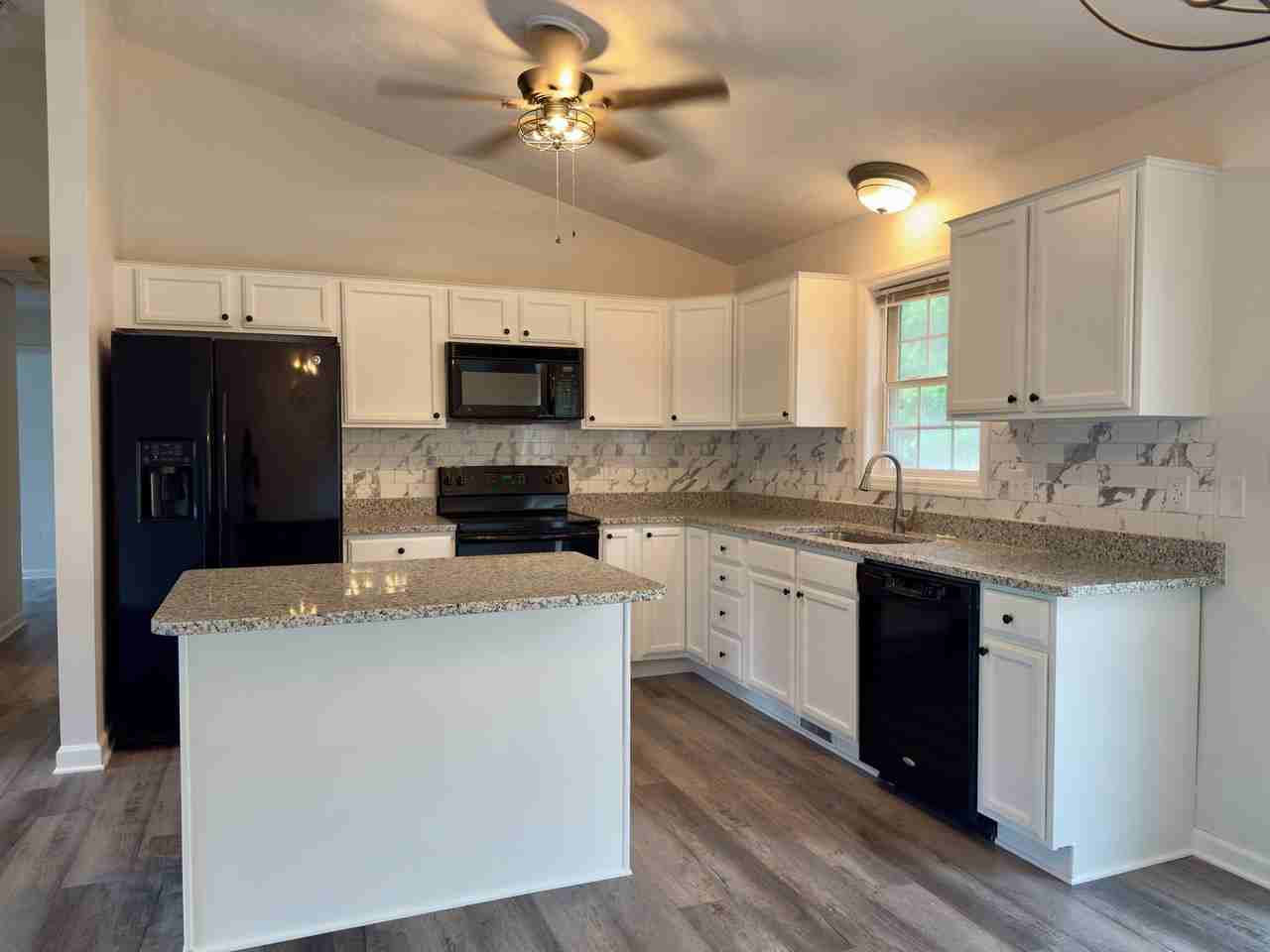 104 Willow Trl - Photo 4 of 11
