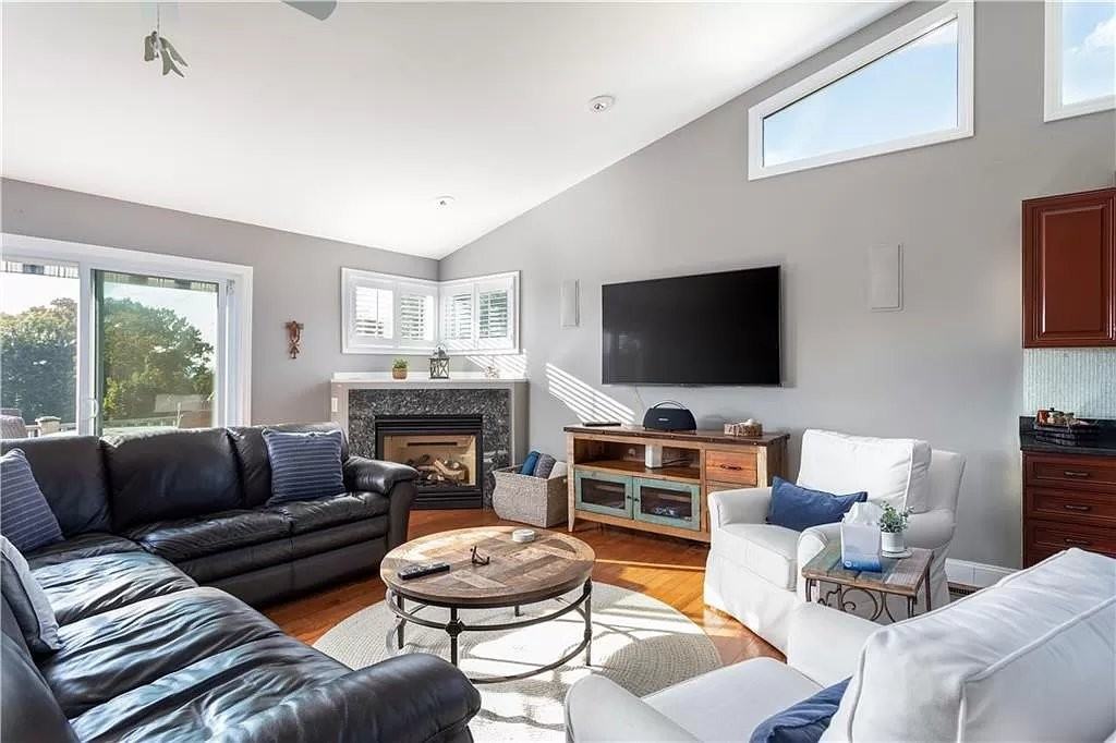 46 Malbone Rd #1 - Photo 3 of 5