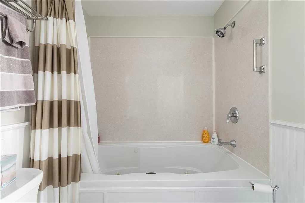 46 Malbone Rd #1 - Photo 4 of 5
