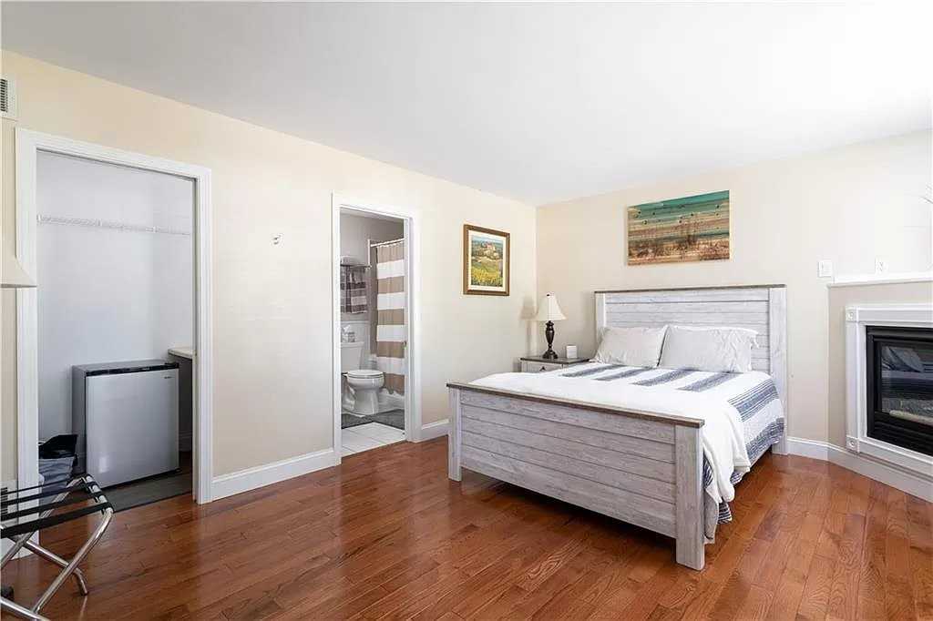 46 Malbone Rd #1 - Photo 5 of 5