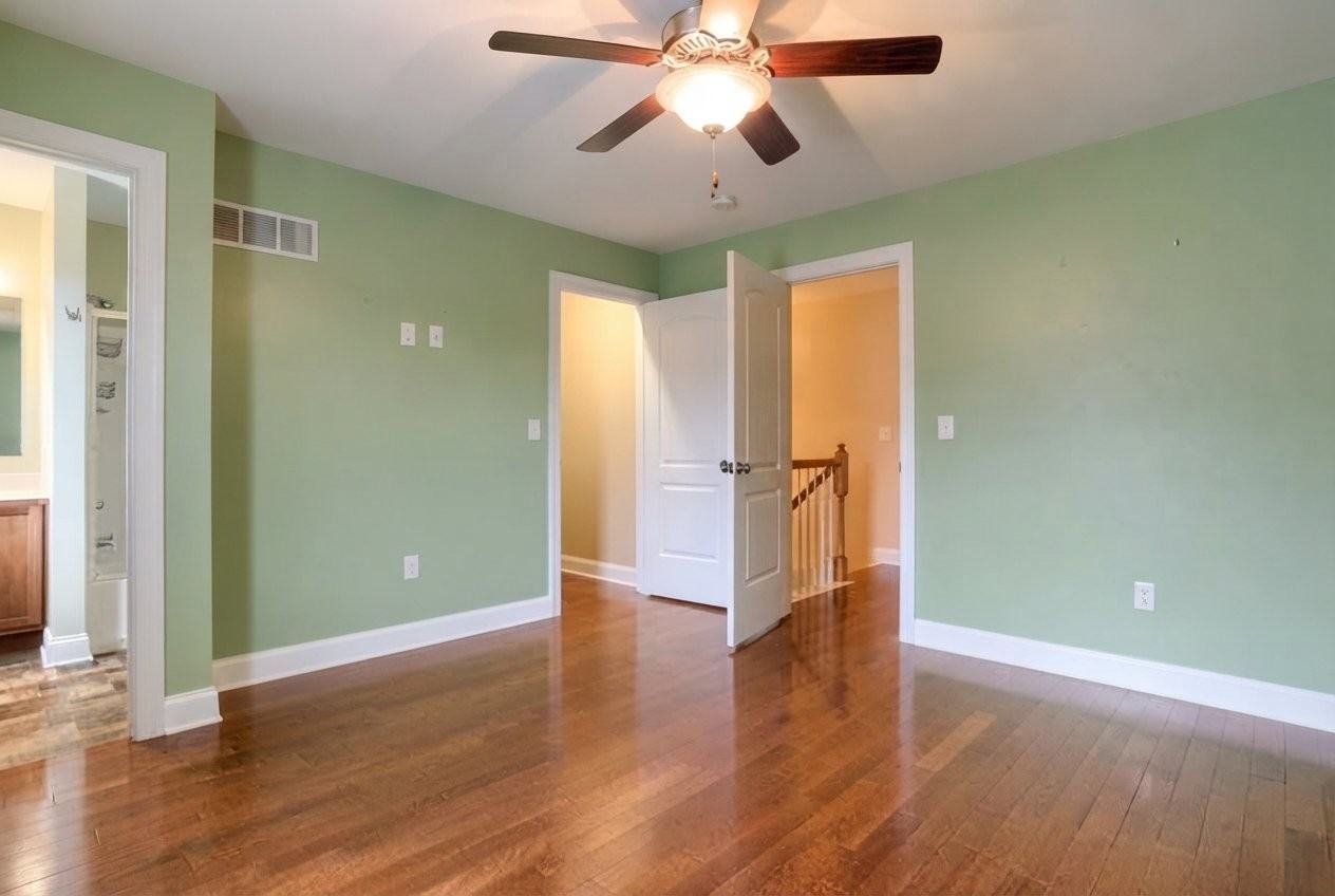 716 S 82nd St - Photo 4 of 20