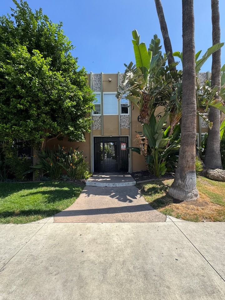 6632 Darby Ave #15