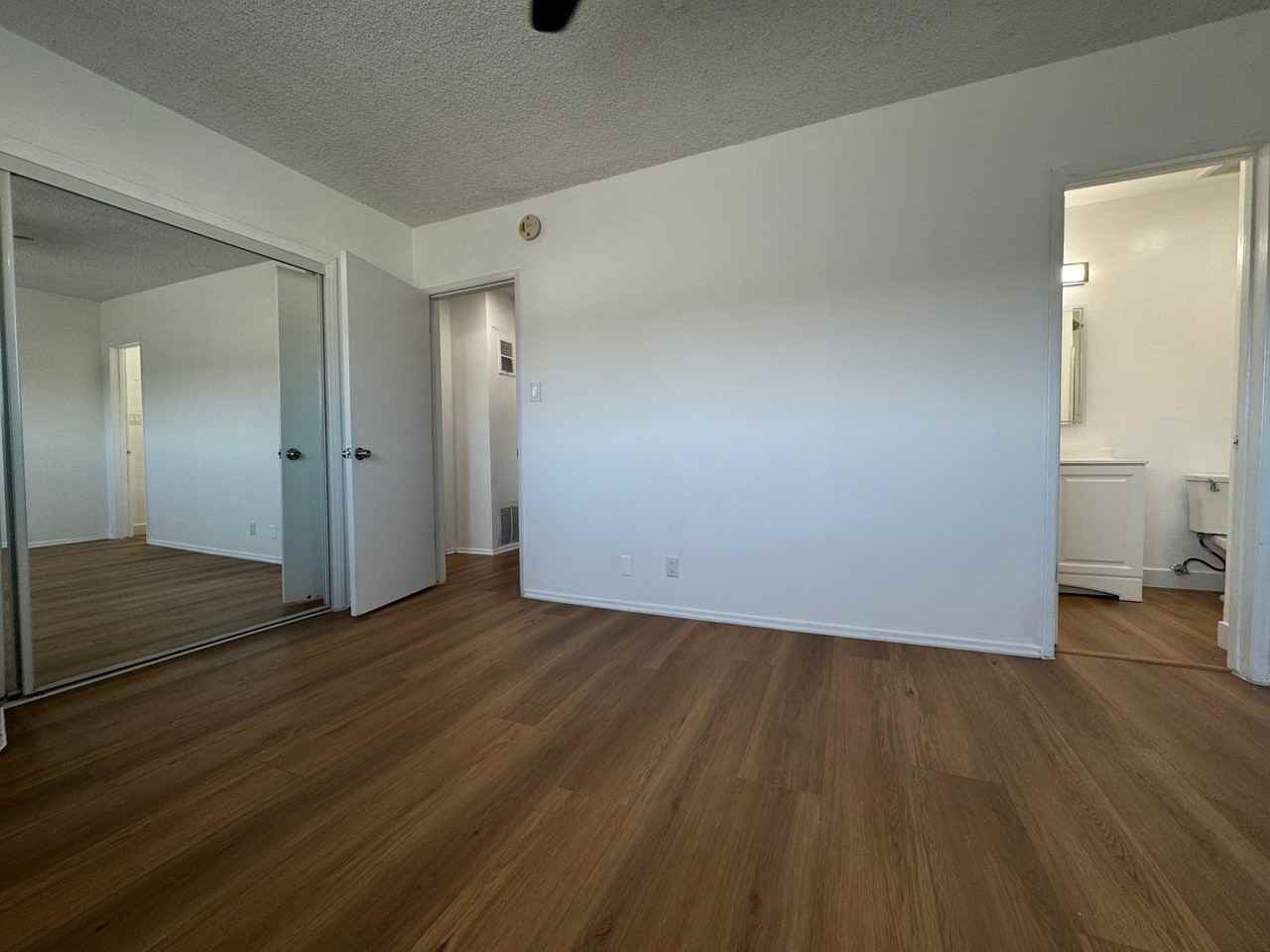 6632 Darby Ave #15 - Photo 5 of 8