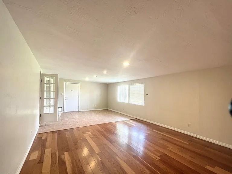 4437 E Clarendon Ave - Photo 7 of 19