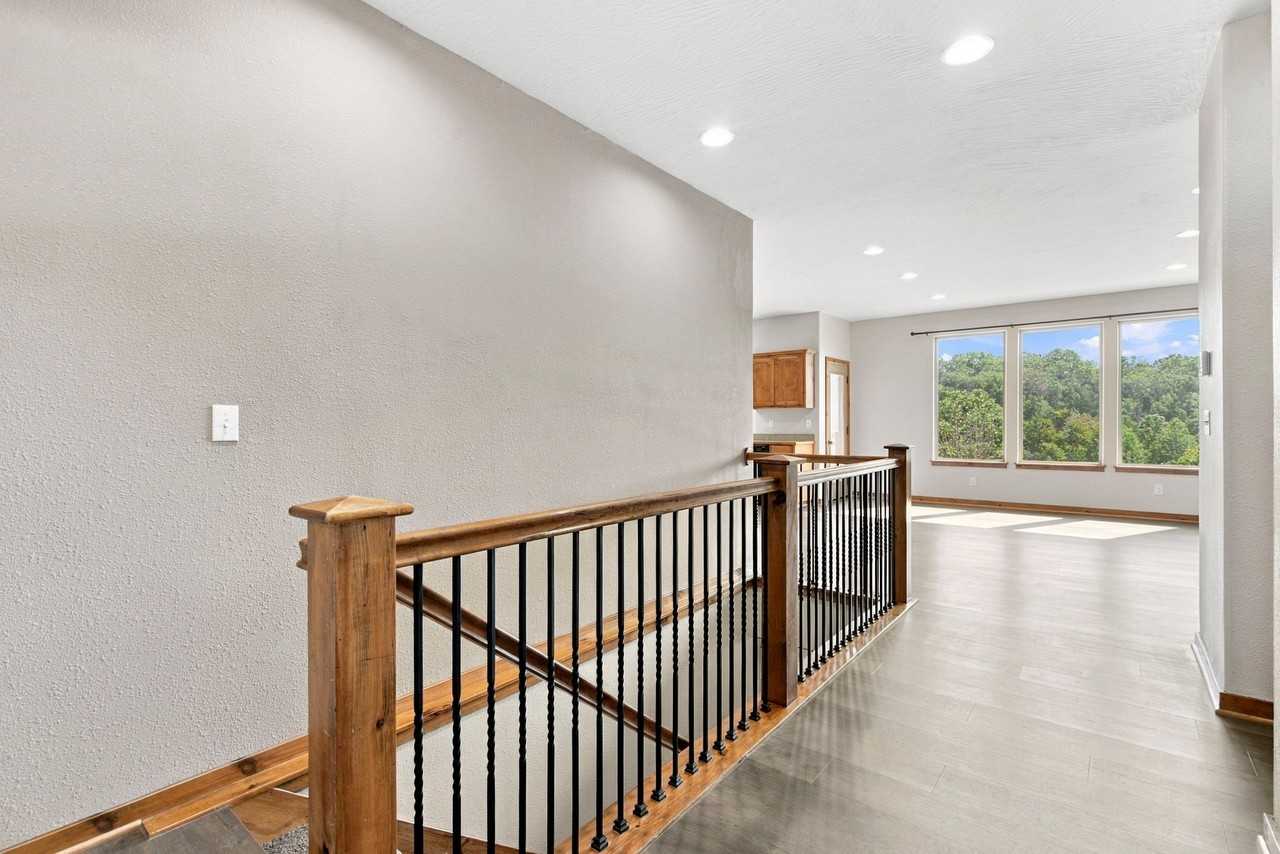 107 Jury Ln - Photo 2 of 17