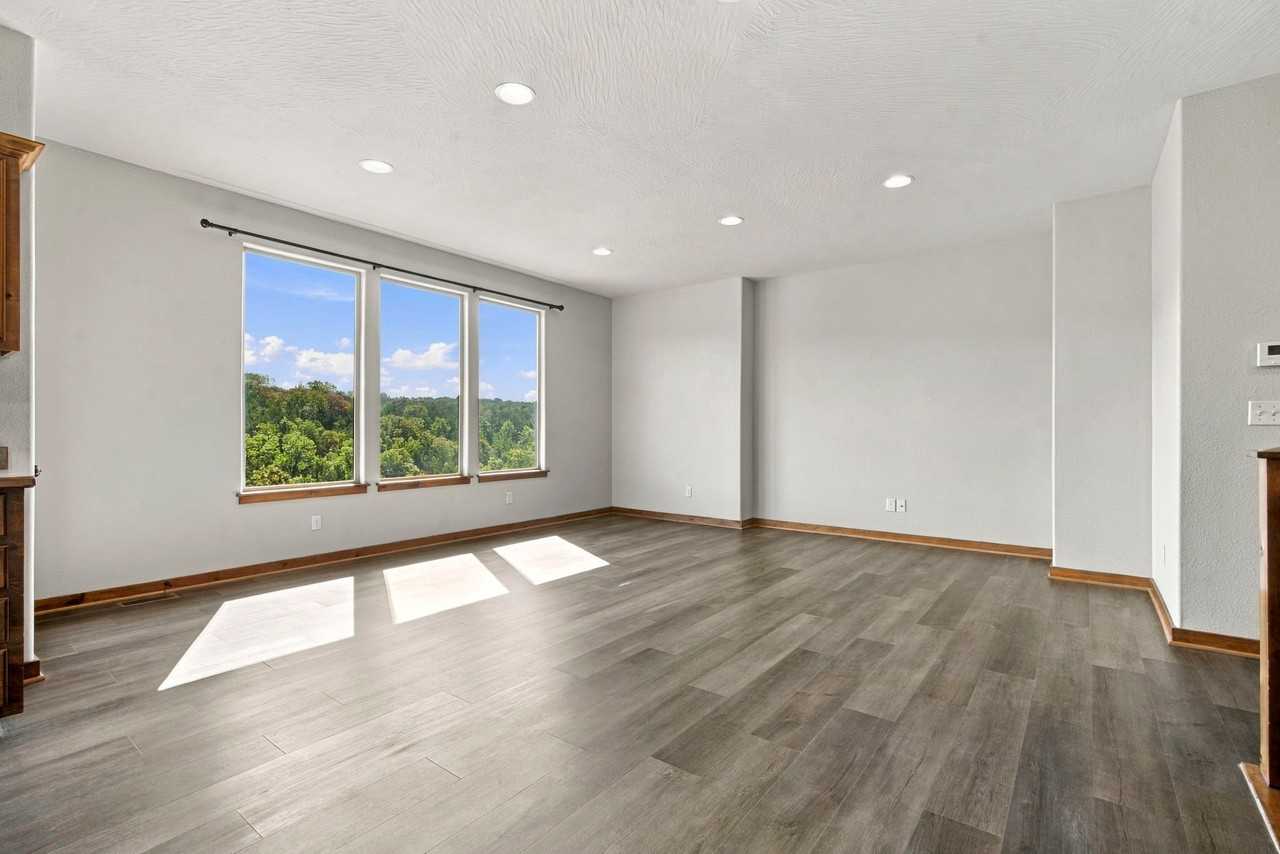 107 Jury Ln - Photo 4 of 17