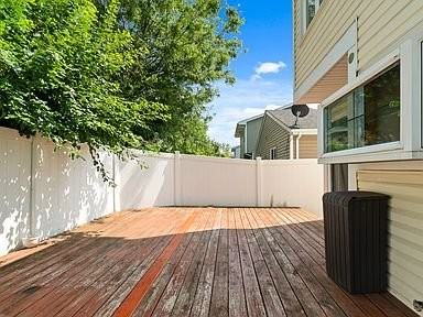 16203 Fox Ct - Photo 7 of 20