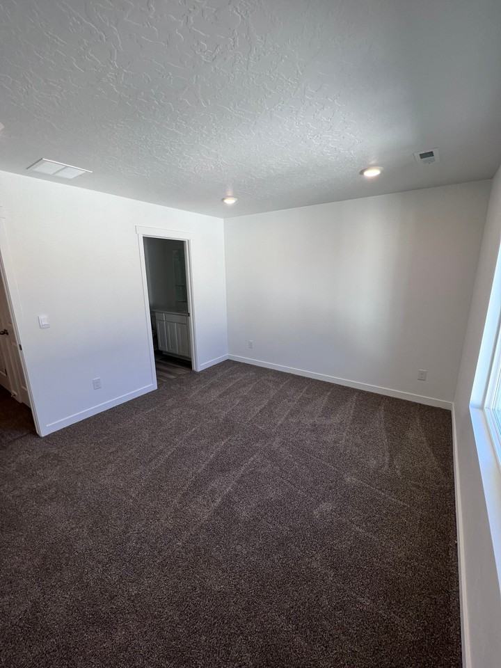 8446 W Meadow Bank Way - Photo 6 of 14