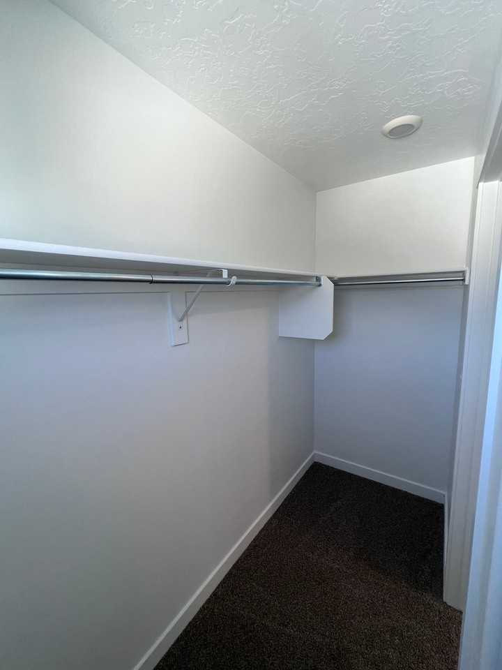 8446 W Meadow Bank Way - Photo 7 of 14